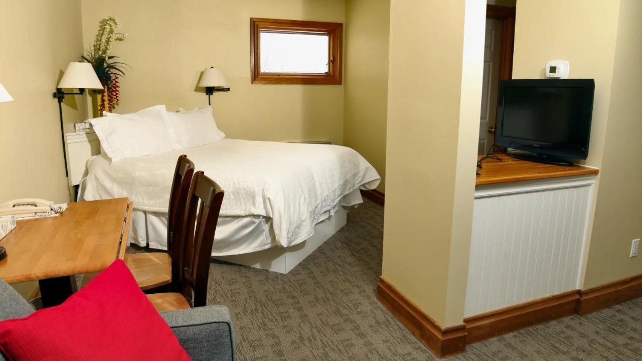 Kettle Creek Inn Port Stanley Esterno foto