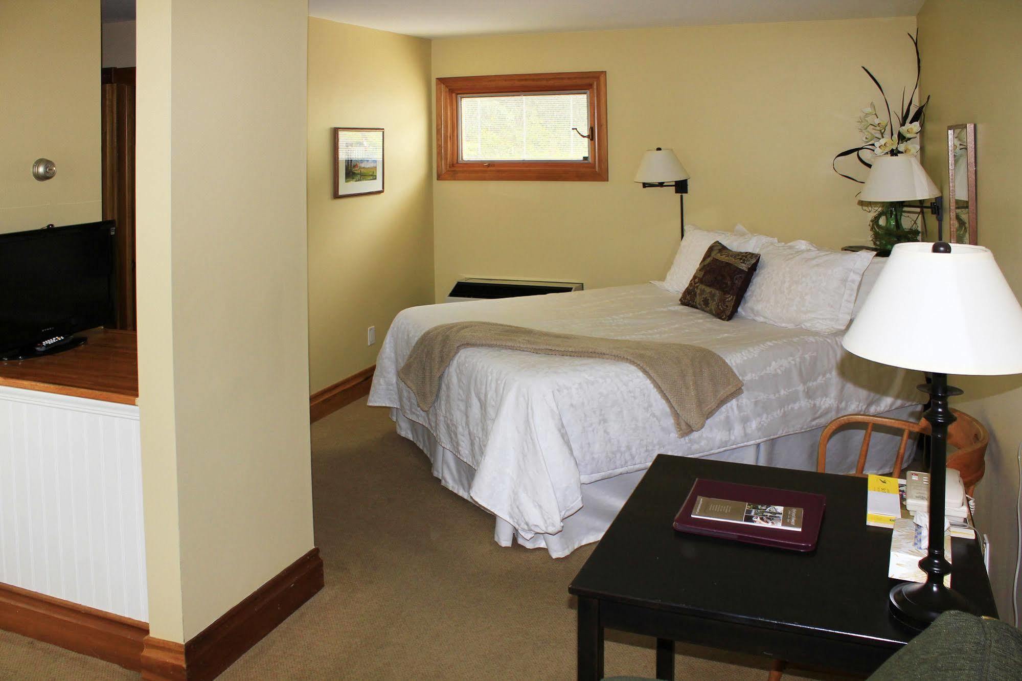 Kettle Creek Inn Port Stanley Esterno foto