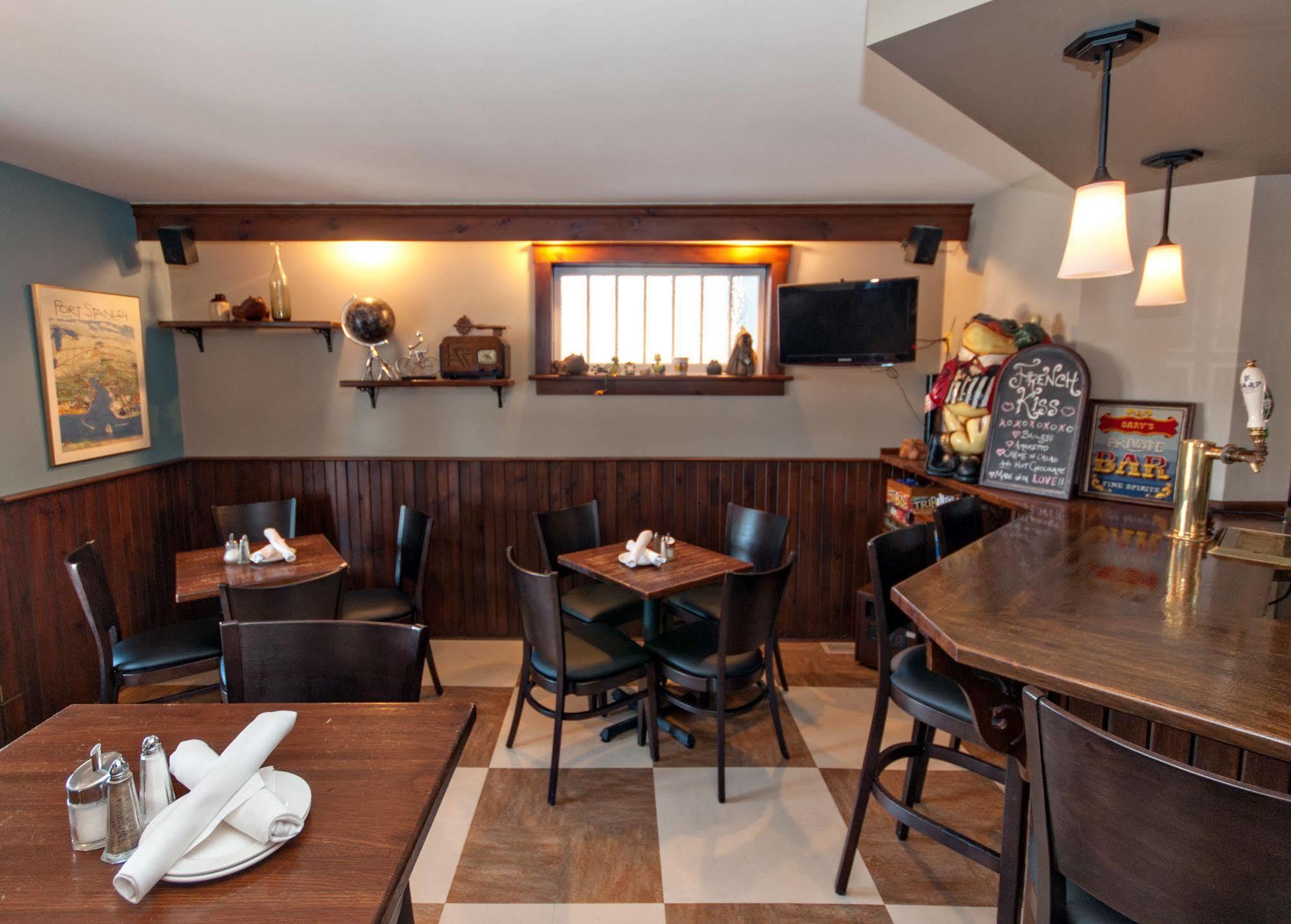 Kettle Creek Inn Port Stanley Esterno foto