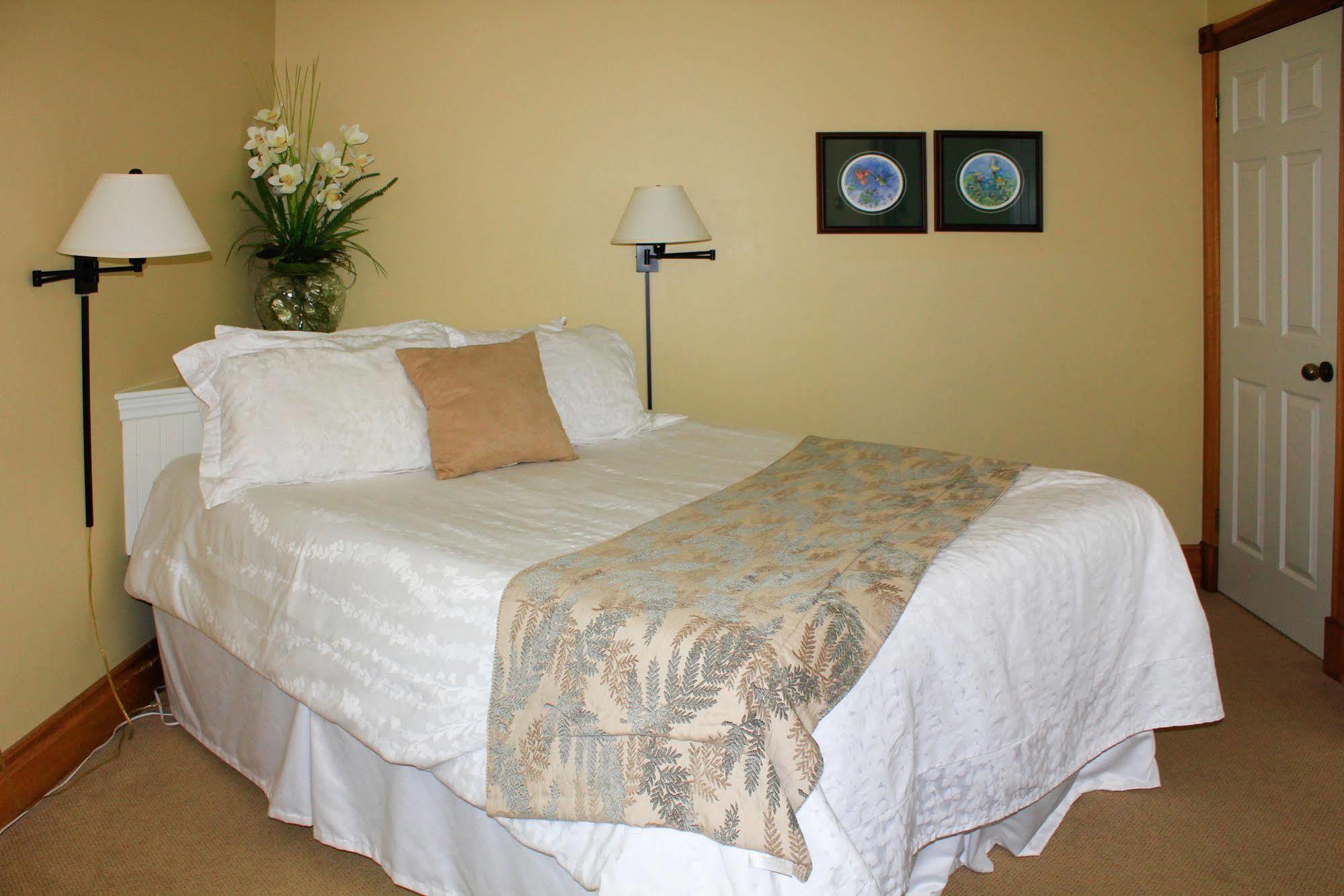Kettle Creek Inn Port Stanley Esterno foto