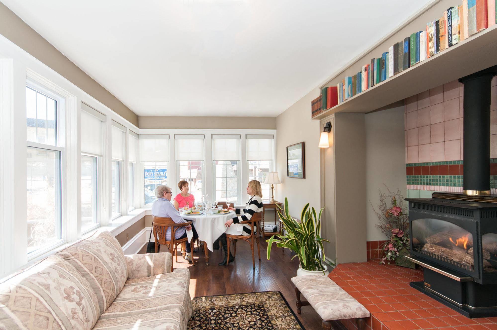 Kettle Creek Inn Port Stanley Esterno foto
